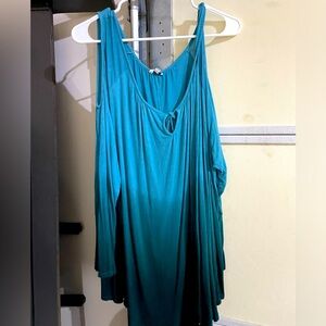 Cold-shoulder shirt